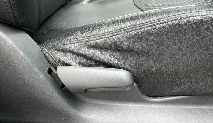 2021 Maruti S Cross SIGMA 1.5, Petrol, Manual, 32,795 km, Driver Side Adjustment Panel