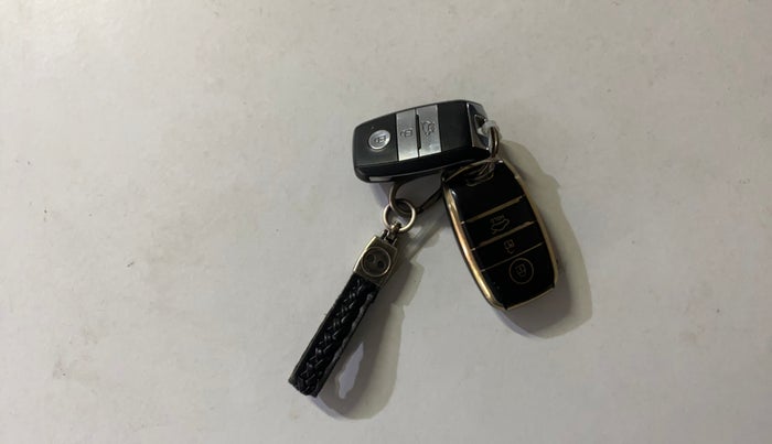 2020 KIA SELTOS HTX 1.5 PETROL, Petrol, Manual, 76,737 km, Key Close Up