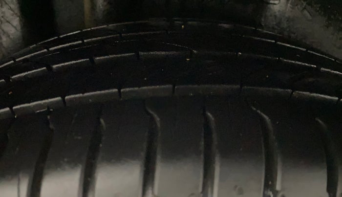 2020 Ford Figo Aspire TITANIUM1.5 DIESEL, Diesel, Manual, 55,132 km, Right Rear Tyre Tread