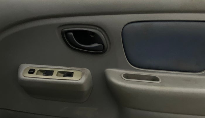 2014 Maruti Alto K10 VXI, Petrol, Manual, 1,00,475 km, Driver Side Door Panels Control