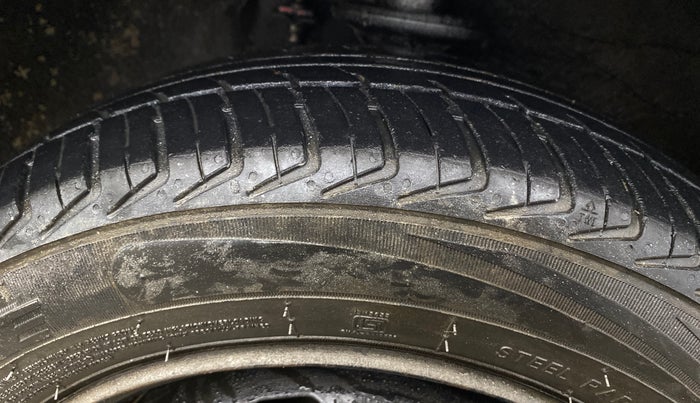 2014 Maruti Alto K10 VXI, Petrol, Manual, 1,00,475 km, Right Front Tyre Tread