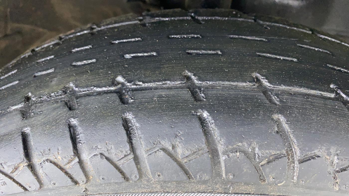 2013 Maruti Wagon R 1.0 LXI, Petrol, Manual, 30,775 km, Right Front Tyre Tread