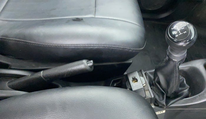 2013 Maruti Wagon R 1.0 LXI, Petrol, Manual, 30,775 km, Gear Lever