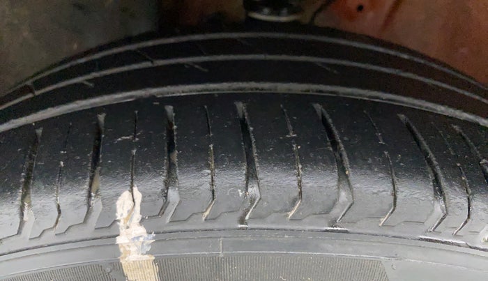 2017 Maruti IGNIS DELTA 1.2 K12 AMT, Petrol, Automatic, 95,724 km, Left Front Tyre Tread