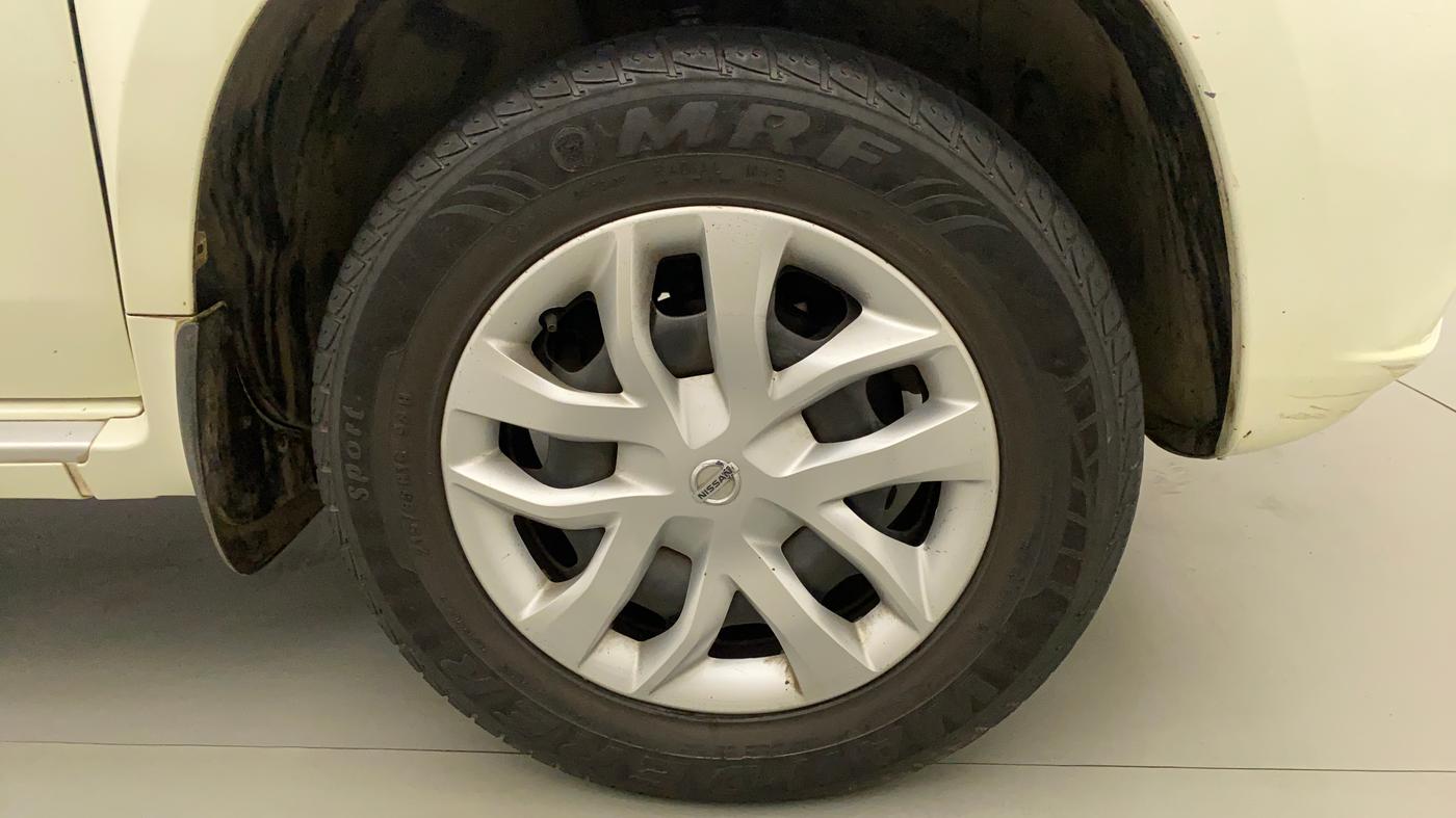 2015 Nissan Terrano XL (P), Petrol, Manual, 45,564 km, Right Front Wheel
