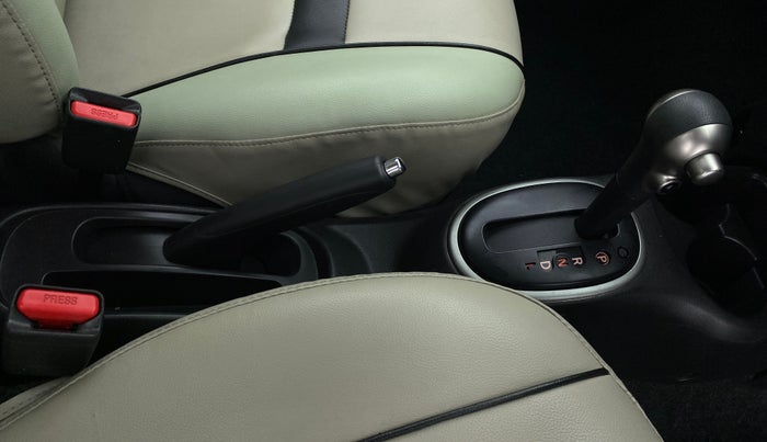 2017 Nissan Micra XV CVT, Petrol, Automatic, 28,805 km, Gear Lever