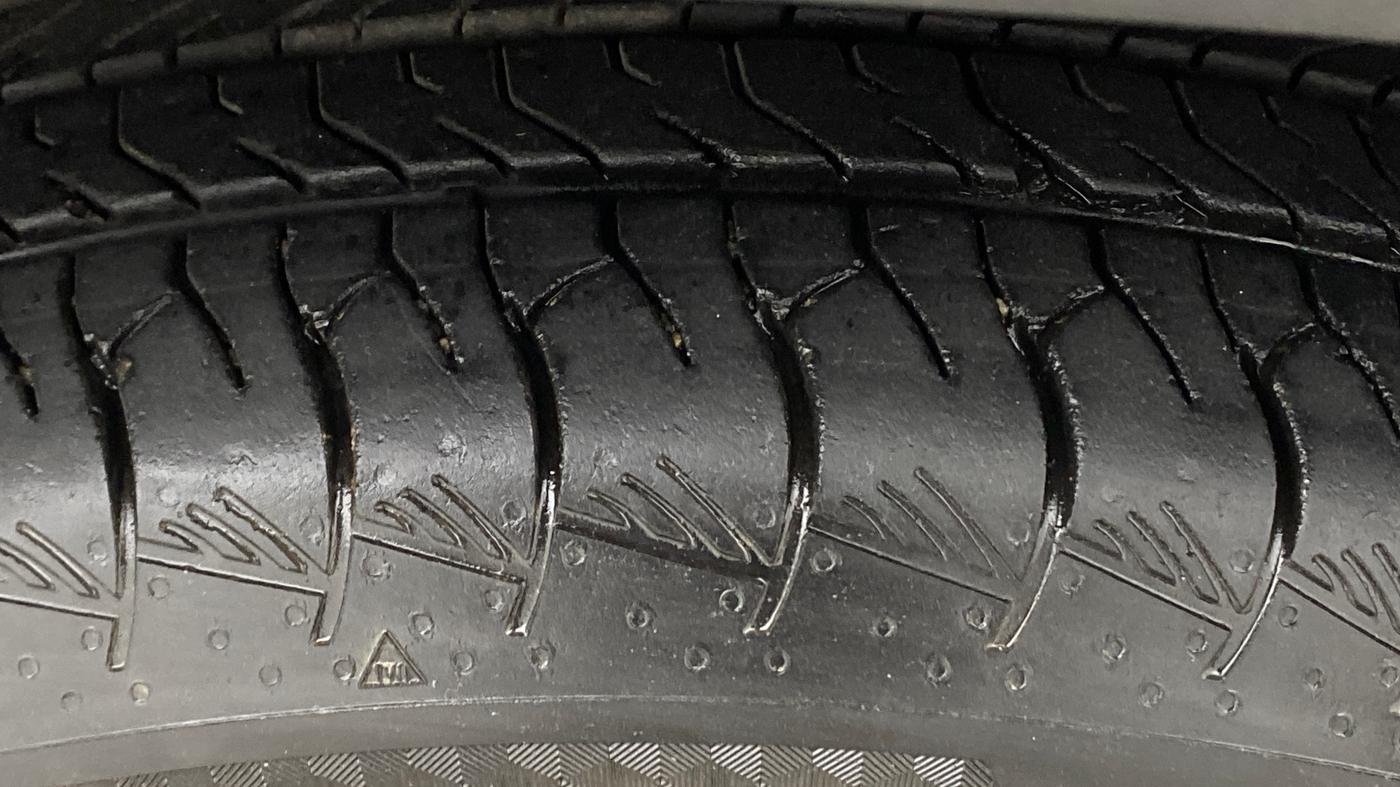 2024 Toyota URBAN CRUISER HYRYDER S AT NEO DRIVE, Petrol, Automatic, 32,572 km, Right Front Tyre Tread