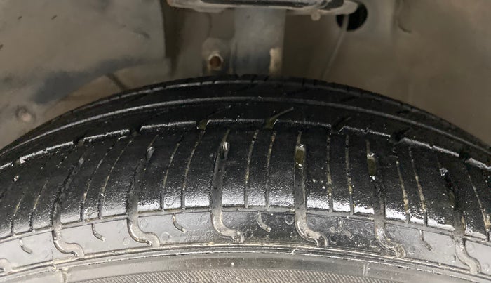 2018 Maruti Dzire ZDI PLUS AMT, Diesel, Automatic, 66,041 km, Left Front Tyre Tread