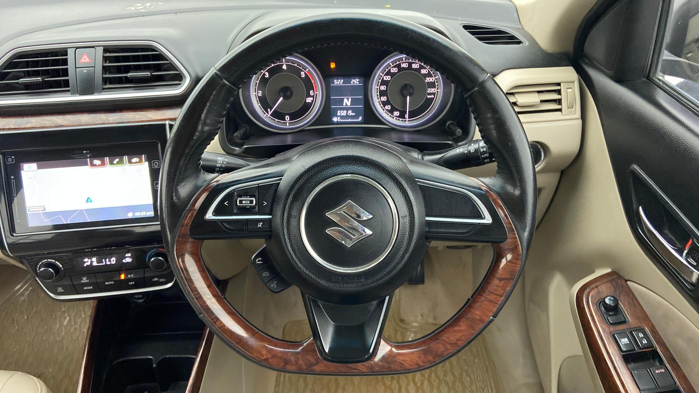 2018 Maruti Dzire ZDI PLUS AMT, Diesel, Automatic, 66,041 km, Steering Wheel Close Up