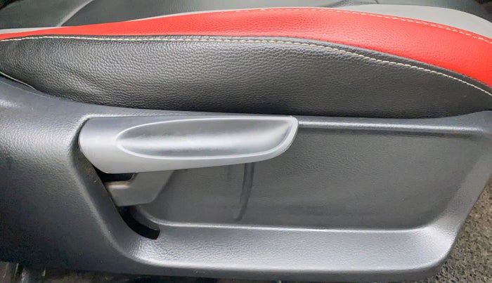 2019 Skoda Rapid STYLE 1.6 MPI, Petrol, Manual, 42,624 km, Driver Side Adjustment Panel
