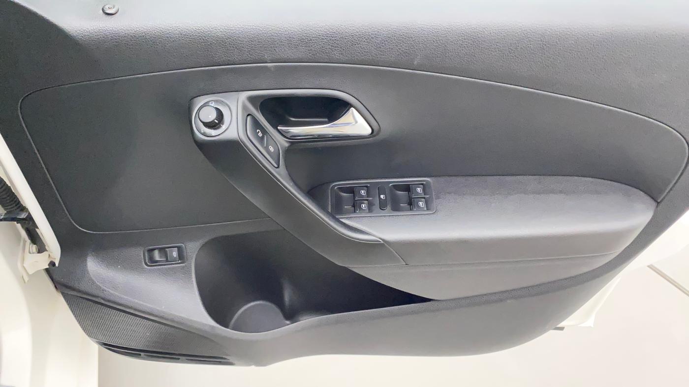 2019 Skoda Rapid STYLE 1.6 MPI, Petrol, Manual, 42,624 km, Driver Side Door Panels Control