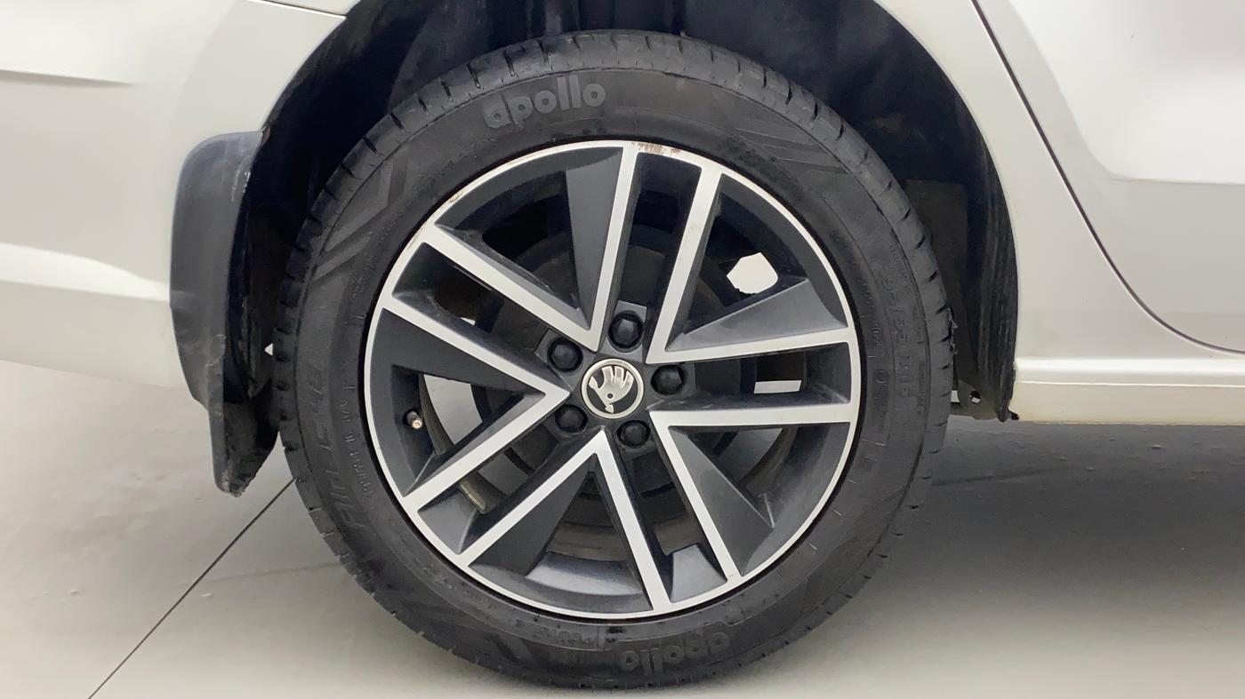 2019 Skoda Rapid STYLE 1.6 MPI, Petrol, Manual, 42,624 km, Right Rear Wheel