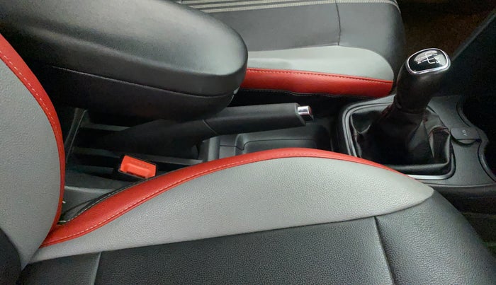 2019 Skoda Rapid STYLE 1.6 MPI, Petrol, Manual, 42,624 km, Gear Lever