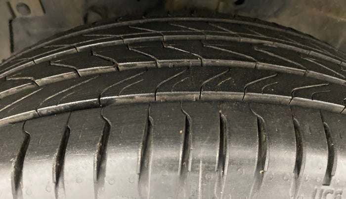 2012 Maruti Swift VDI, Diesel, Manual, 75,924 km, Left Front Tyre Tread