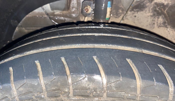 2023 Maruti Swift LXI, Petrol, Manual, 24,785 km, Left Front Tyre Tread