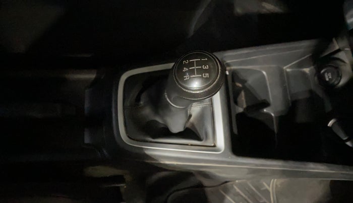 2023 Maruti Swift LXI, Petrol, Manual, 24,785 km, Gear Lever
