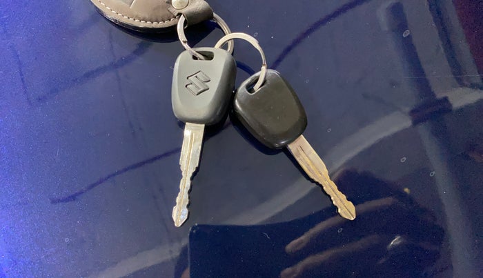 2023 Maruti Swift LXI, Petrol, Manual, 24,785 km, Key Close Up