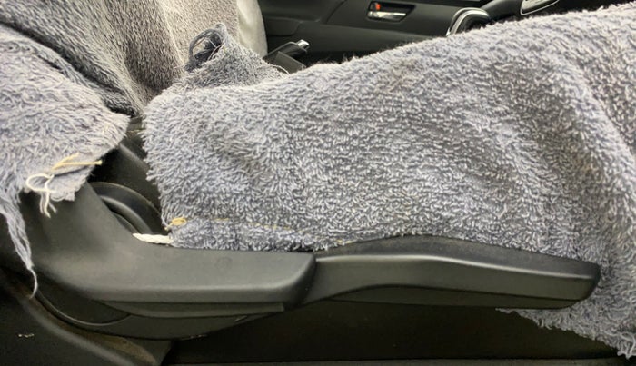 2019 Maruti XL6 ALPHA AT, Petrol, Automatic, 57,537 km, Driver Side Adjustment Panel