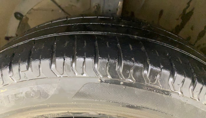 2019 Maruti XL6 ALPHA AT, Petrol, Automatic, 57,537 km, Left Front Tyre Tread