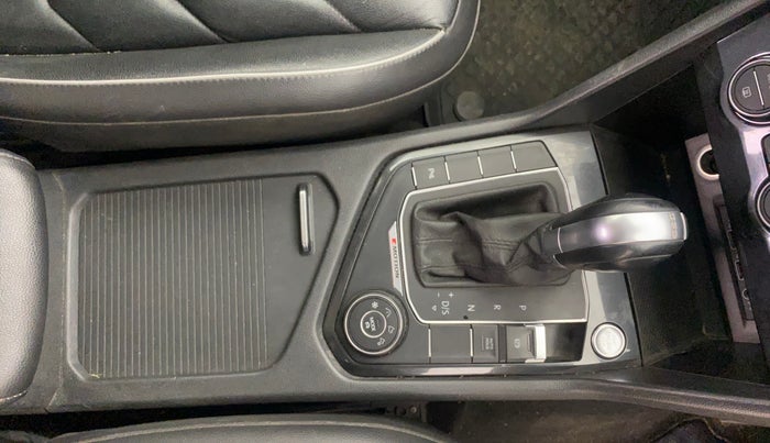 2019 Volkswagen TIGUAN HIGHLINE TDI AT, Diesel, Automatic, 1,11,433 km, Gear Lever