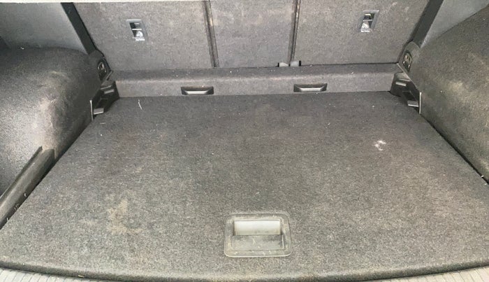 2019 Volkswagen TIGUAN HIGHLINE TDI AT, Diesel, Automatic, 1,11,433 km, Boot Inside