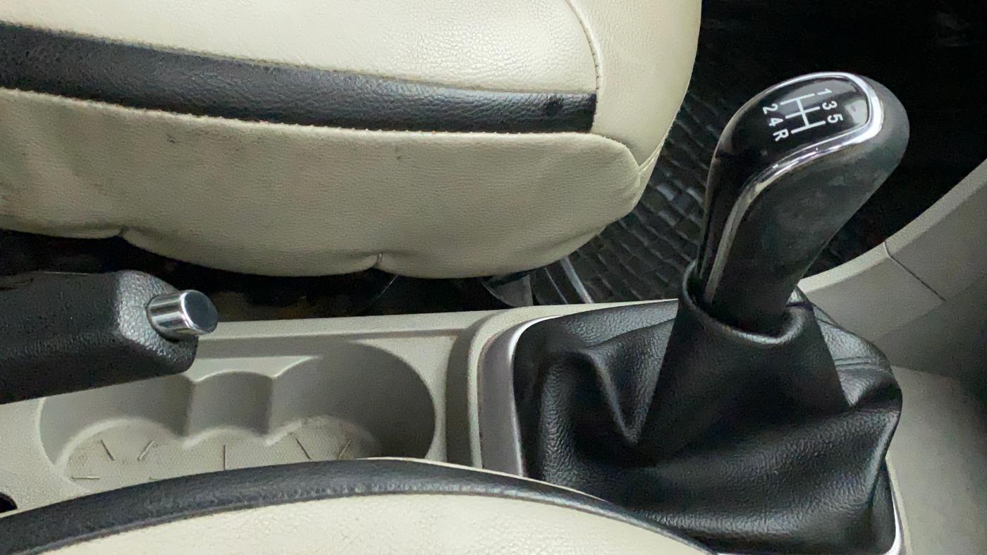 2016 Tata Tiago XZ PETROL, Petrol, Manual, 35,364 km, Gear Lever