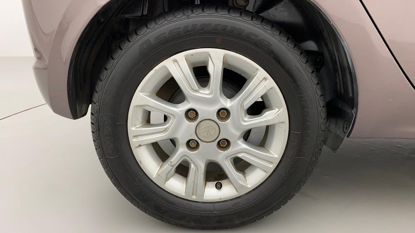 2016 Tata Tiago XZ PETROL, Petrol, Manual, 35,364 km, Right Rear Wheel
