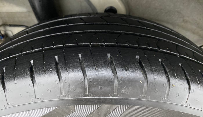 2021 Hyundai VENUE S 1.2, Petrol, Manual, 20,186 km, Right Rear Tyre Tread