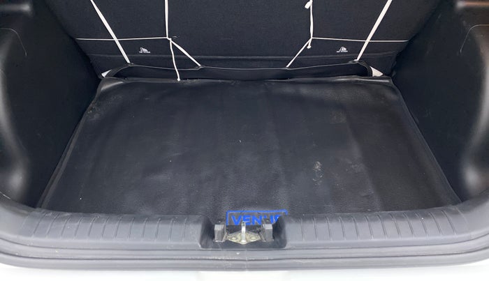 2021 Hyundai VENUE S 1.2, Petrol, Manual, 20,186 km, Boot Inside