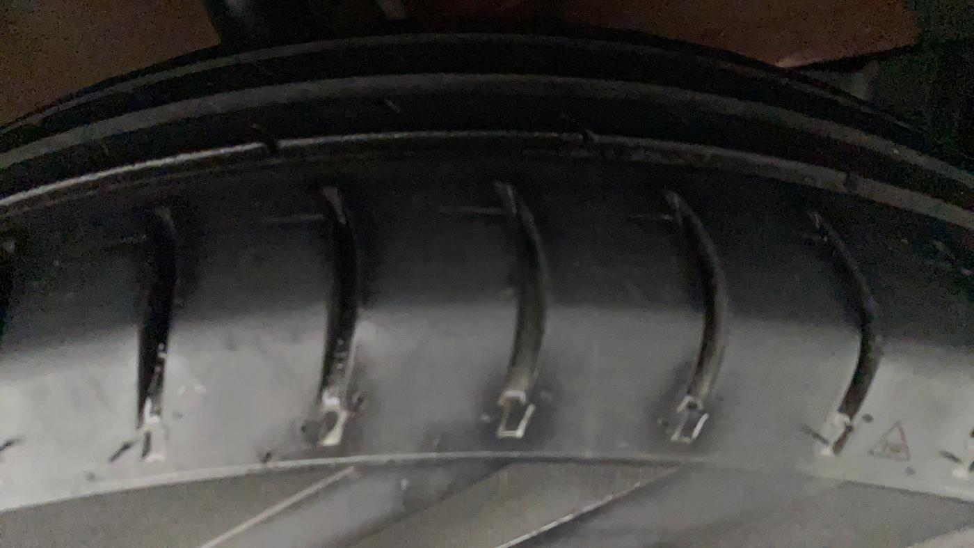 2017 Maruti Dzire VDI, Diesel, Manual, 98,780 km, Left Front Tyre Tread