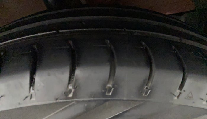 2017 Maruti Dzire VDI, Diesel, Manual, 98,780 km, Left Front Tyre Tread