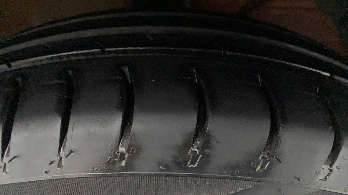 2017 Maruti Dzire VDI, Diesel, Manual, 98,780 km, Right Front Tyre Tread