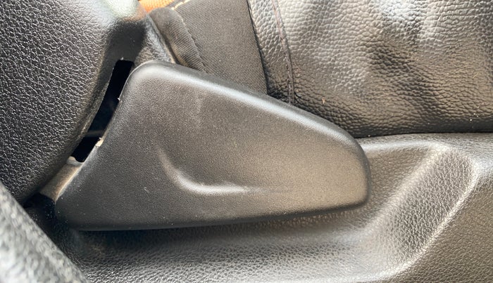 2020 Renault Kwid CLIMBER 1.0 (O), Petrol, Manual, 33,217 km, Driver Side Adjustment Panel