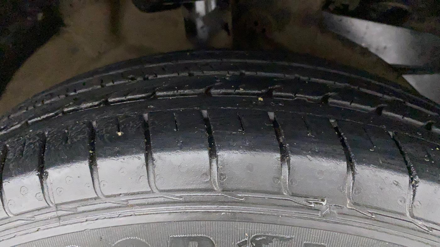 2020 MG HECTOR SHARP 1.5 DCT PETROL, Petrol, Automatic, 30,712 km, Right Front Tyre Tread