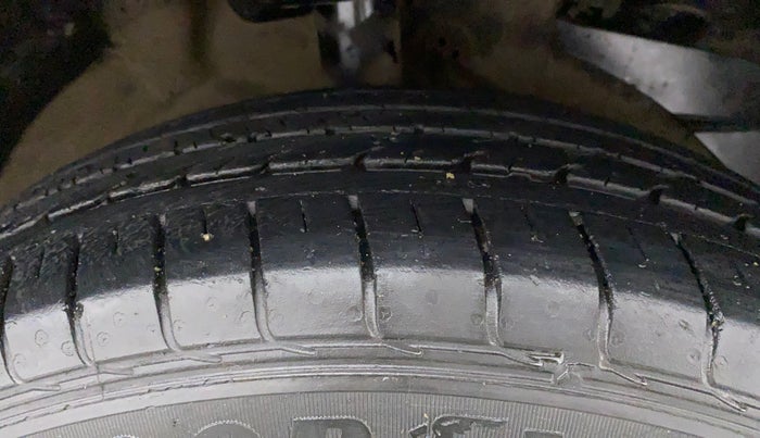 2020 MG HECTOR SHARP 1.5 DCT PETROL, Petrol, Automatic, 30,712 km, Right Front Tyre Tread