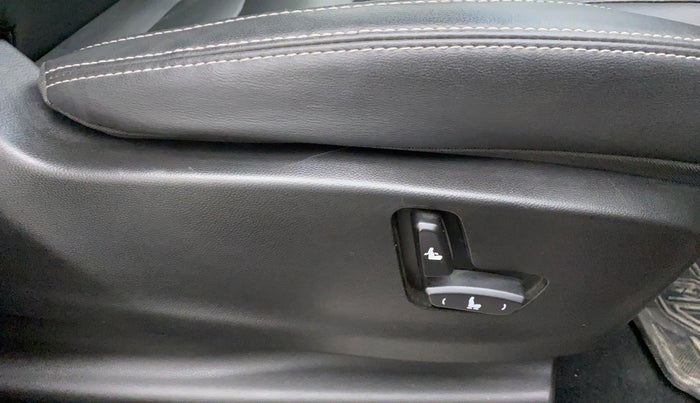 2020 MG HECTOR SHARP 1.5 DCT PETROL, Petrol, Automatic, 30,712 km, Driver Side Adjustment Panel