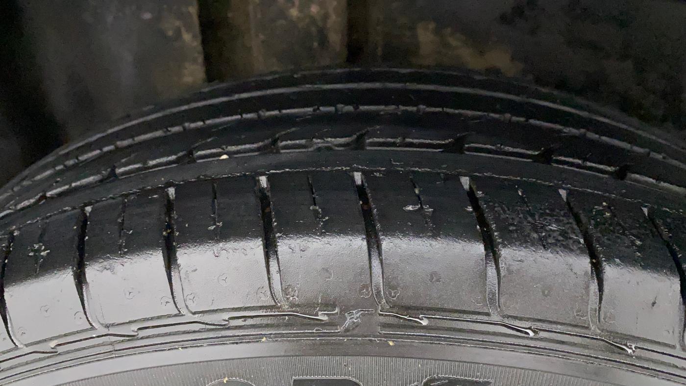 2020 MG HECTOR SHARP 1.5 DCT PETROL, Petrol, Automatic, 30,712 km, Right Rear Tyre Tread