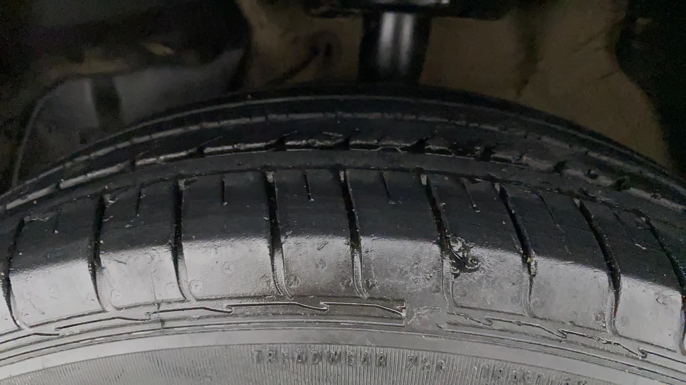 2020 MG HECTOR SHARP 1.5 DCT PETROL, Petrol, Automatic, 30,712 km, Left Front Tyre Tread