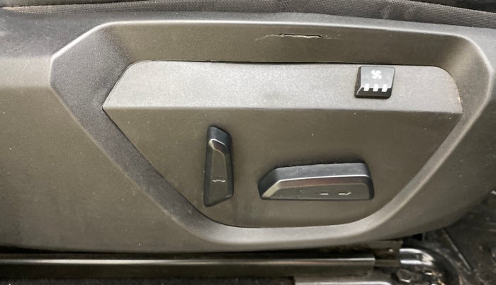 2022 Tata Harrier XZA PLUS 2.0L, Diesel, Automatic, 87,661 km, Driver Side Adjustment Panel