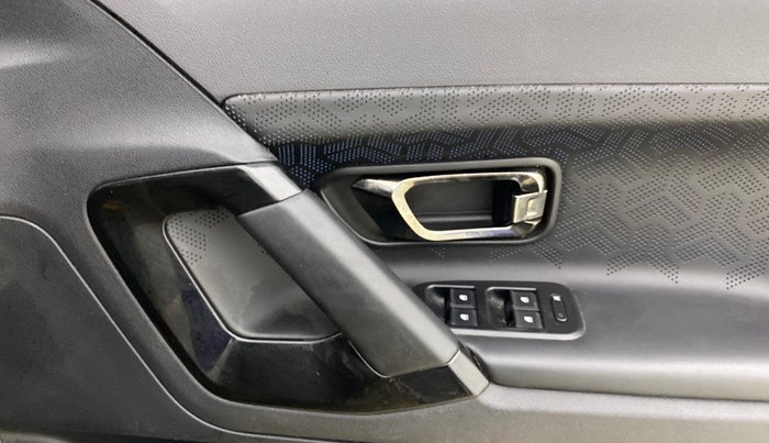 2022 Tata Harrier XZA PLUS 2.0L, Diesel, Automatic, 87,661 km, Driver Side Door Panels Control