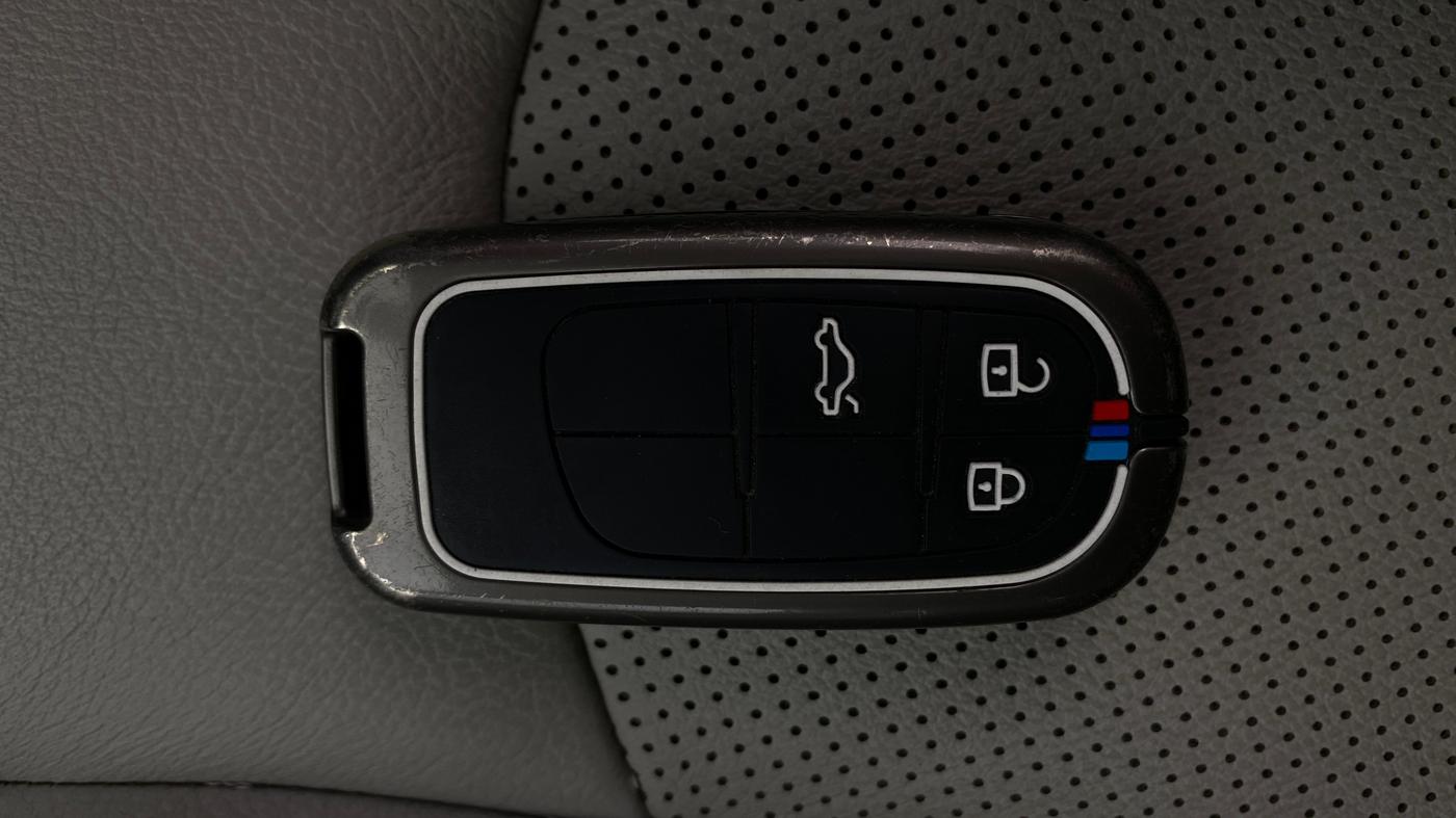 2018 Jeep Compass LIMITED 1.4 PETROL AT, Petrol, Automatic, 49,212 km, Key Close Up