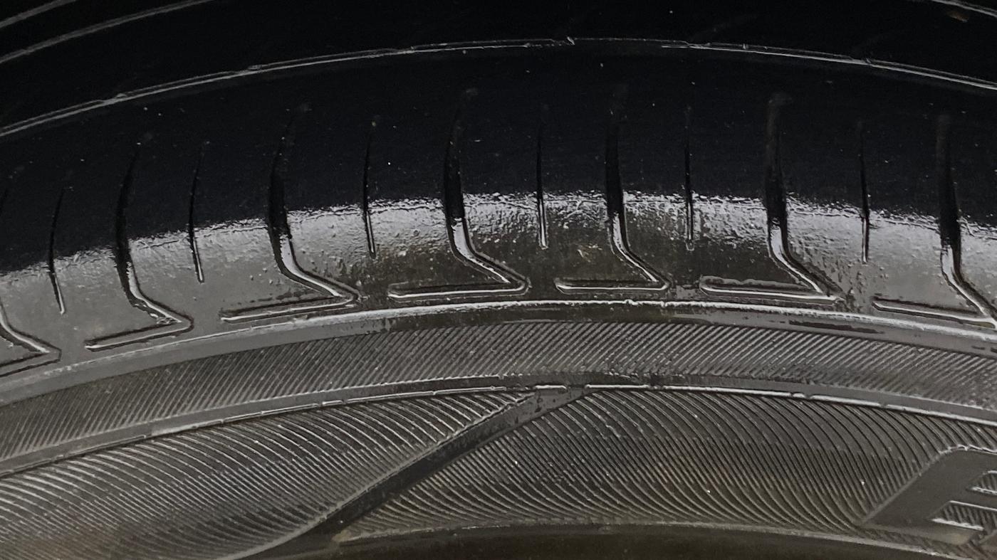 2018 Jeep Compass LIMITED 1.4 PETROL AT, Petrol, Automatic, 49,212 km, Left Front Tyre Tread