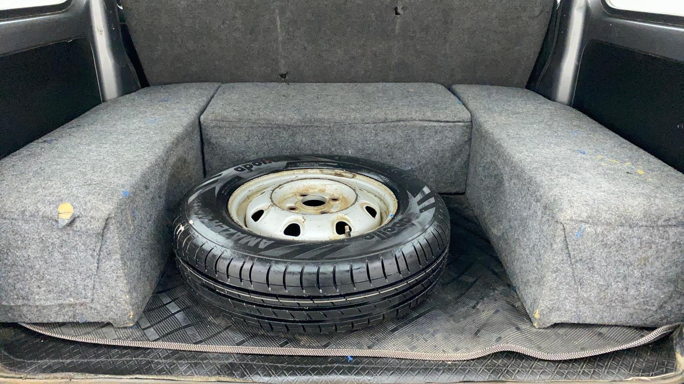 2018 Maruti Eeco 5 STR CNG WITH AC PLUSHTR, CNG, Manual, 79,303 km, Boot Inside
