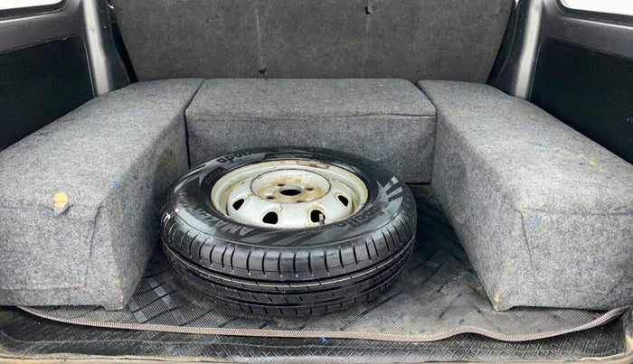 2018 Maruti Eeco 5 STR CNG WITH AC PLUSHTR, CNG, Manual, 79,303 km, Boot Inside