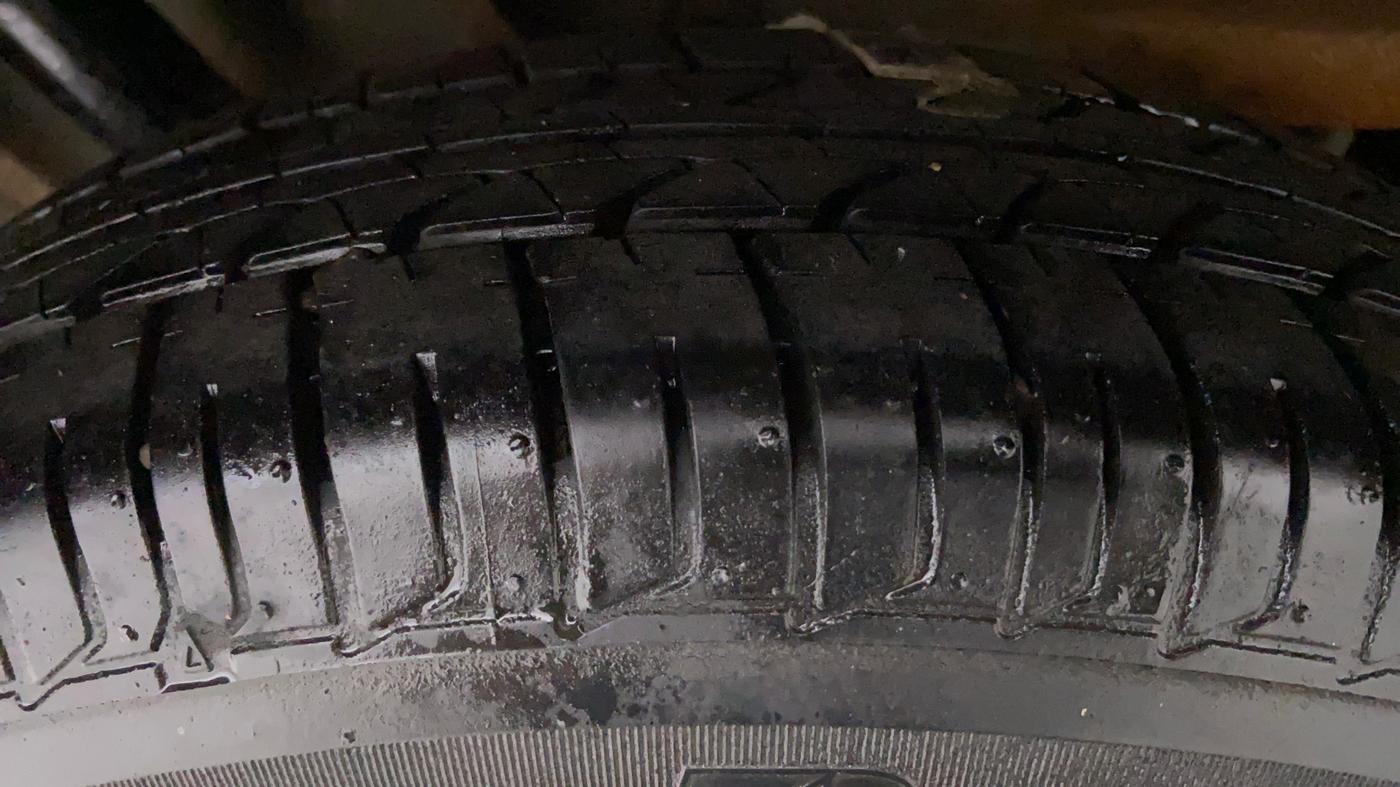 2018 Tata Tiago XE 1.2 REVOTRON, Petrol, Manual, 17,904 km, Left Front Tyre Tread