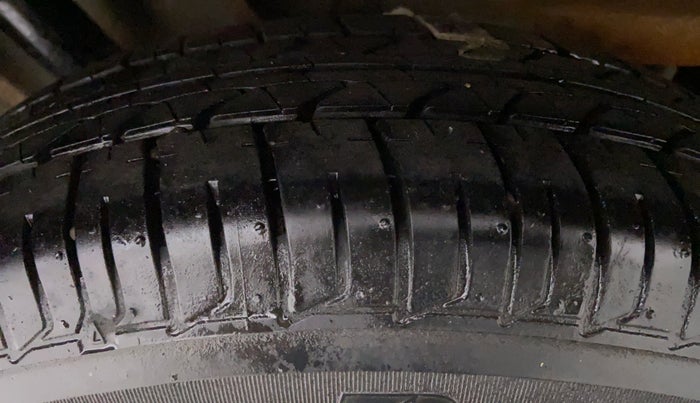 2018 Tata Tiago XE 1.2 REVOTRON, Petrol, Manual, 17,904 km, Left Front Tyre Tread