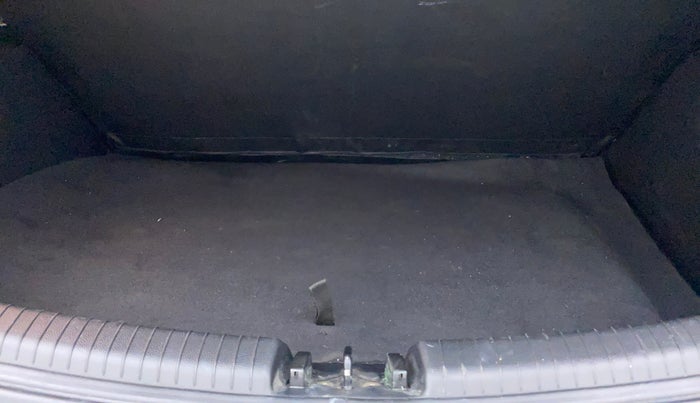 2015 Hyundai Grand i10 SPORTZ 1.2 KAPPA VTVT, Petrol, Manual, 78,389 km, Boot Inside