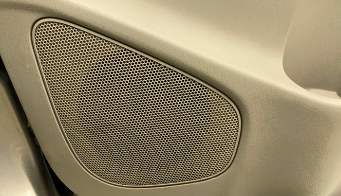 2014 Toyota Innova 2.5 GX 7 STR, Diesel, Manual, 1,04,512 km, Speaker