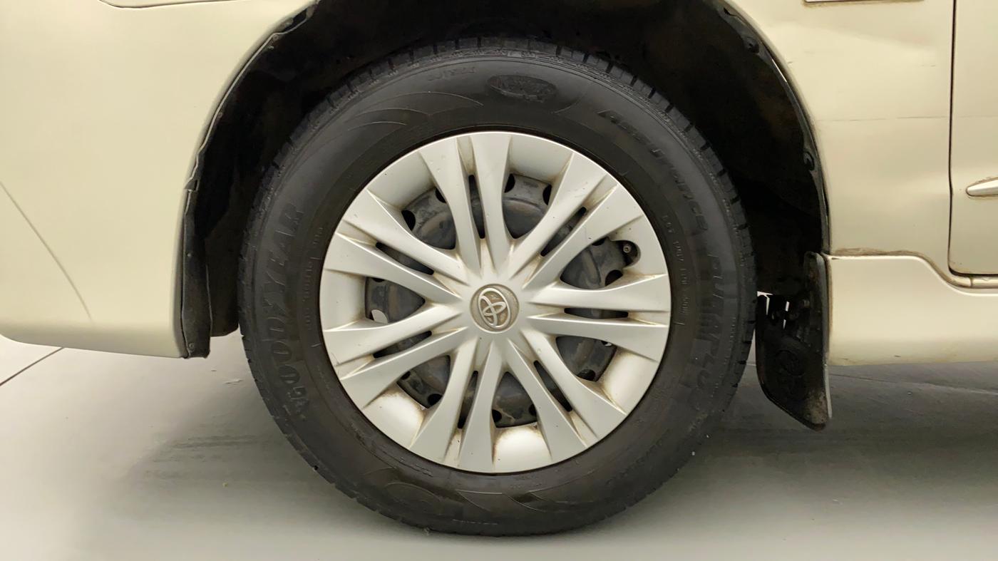 2014 Toyota Innova 2.5 GX 7 STR, Diesel, Manual, 1,04,512 km, Left Front Wheel