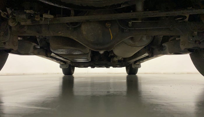 2014 Toyota Innova 2.5 GX 7 STR, Diesel, Manual, 1,04,512 km, Rear Underbody